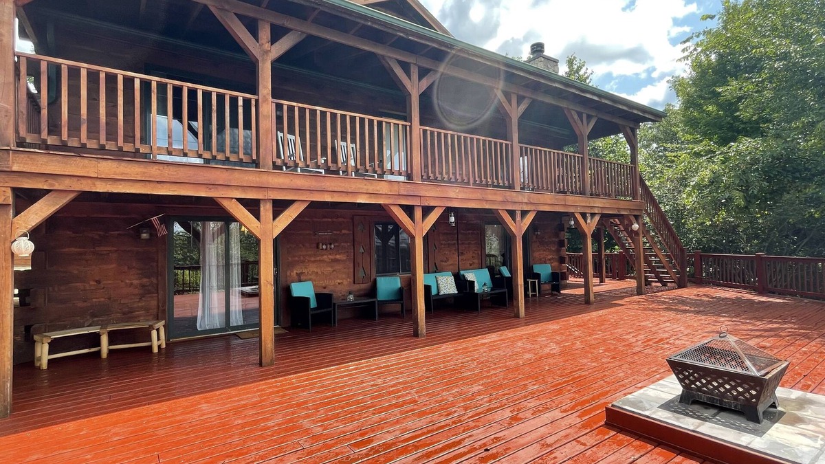 Harpers Ferry Cabin | Relaxing at Moose Lodge Cabin