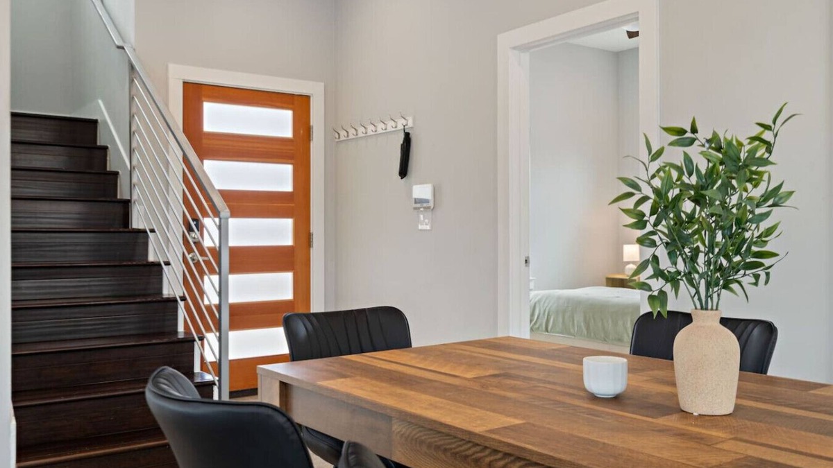 Montopolis House | Relaxing Austin Escape | Cowboy Pool + Casita