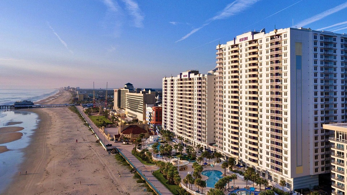 Brush - Stewarts Condo | Relaxing Beach Getaway, 1BR Condo in Daytona Beachn