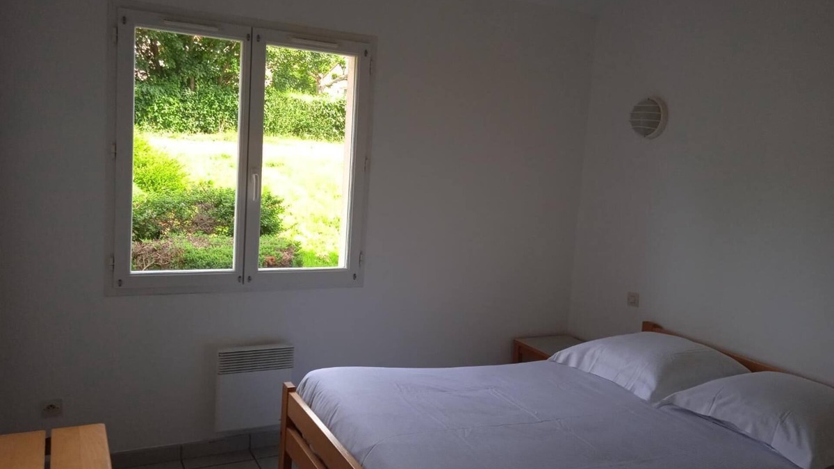 Prailles RV Rental | Relaxing Country Estate: Tennis, Pool, and Nature. Near Marais Poitevin