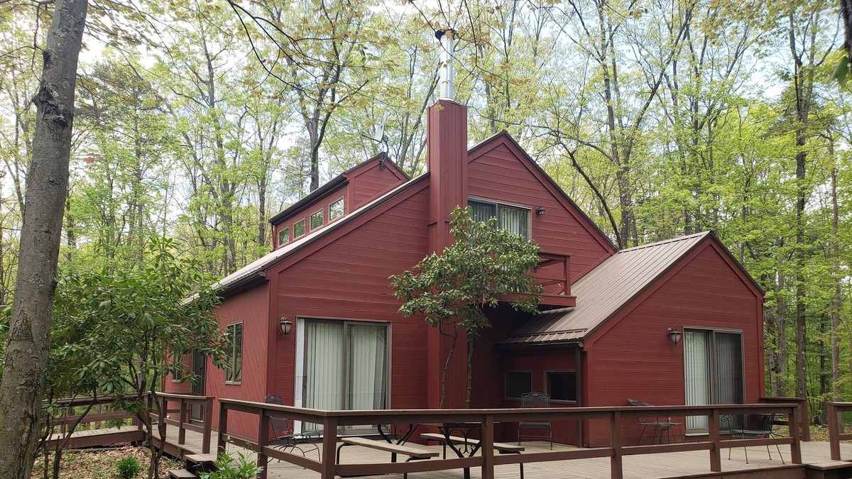 Huntingdon Cabin | Relaxing cabin in the woods, minutes to Raystown Lake!