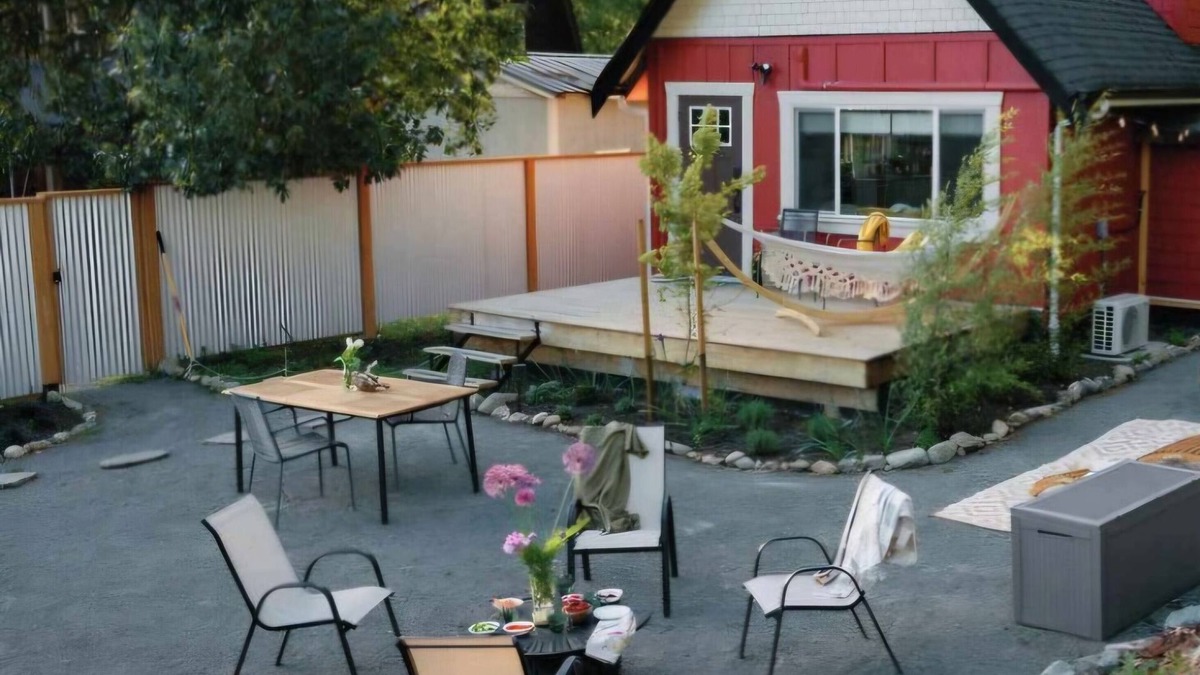 Shawnigan Lake Cabin | Relaxing Cabin Retreat in Shawnigan Lake & Pet Friendly!