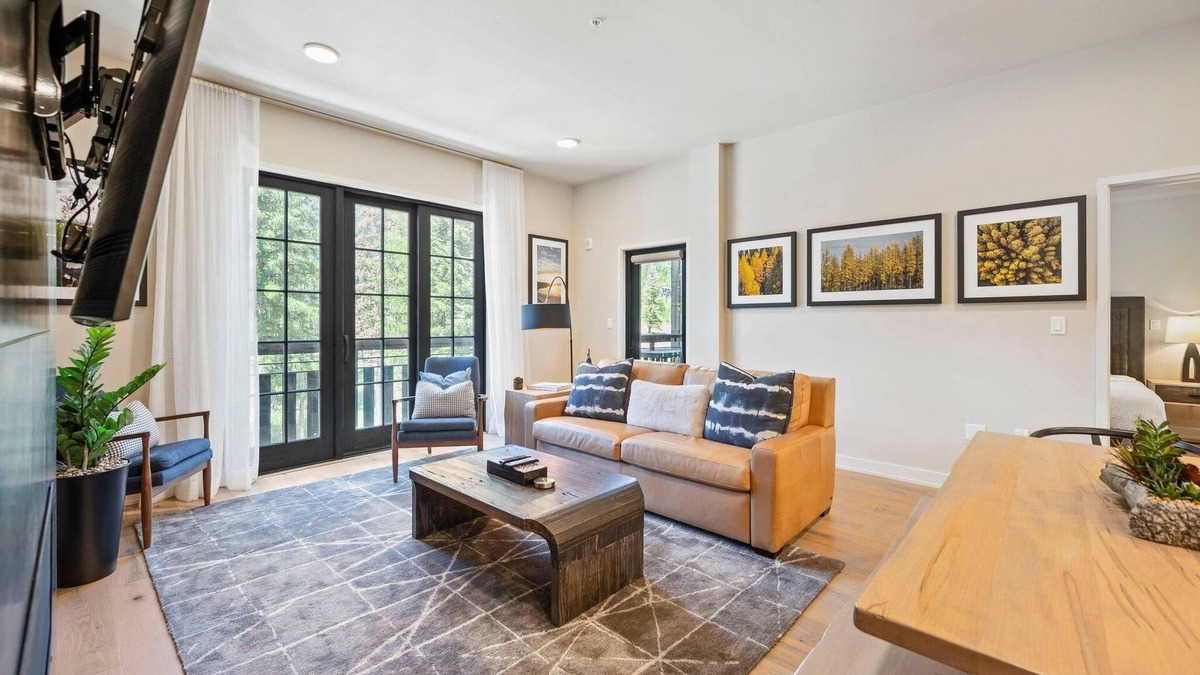 Tamarack Resort Condo | Relaxing Condo| Gas Fireplace and Queen BunkBeds