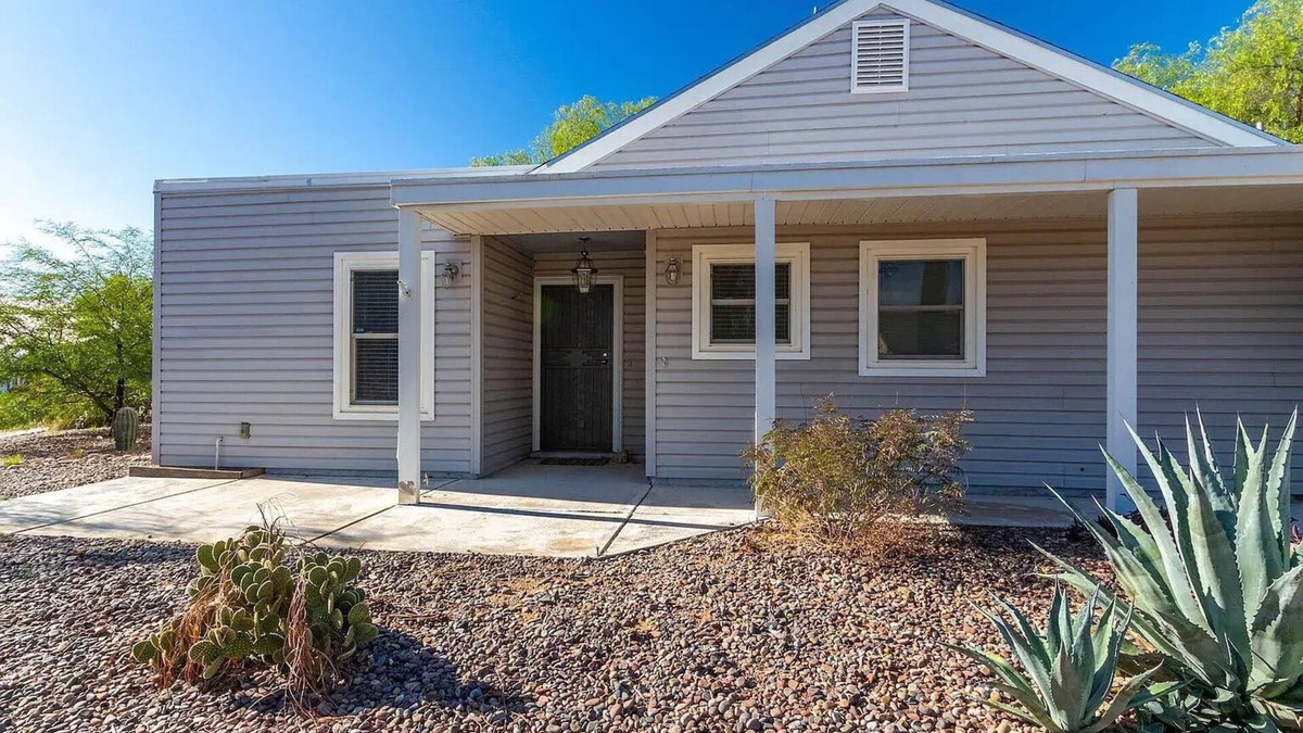 Tucson House | Relaxing Corner -Huge backyard - Hot Tub and Views