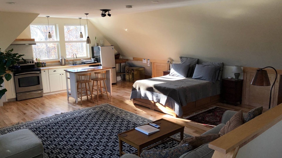 Richmond Apartment | Relaxing country studio w/fully equiped kitchen