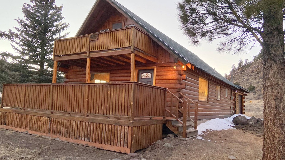 Rio Vista Estates Cabin | Relaxing, cozy cabin by Coller State Wildlife area