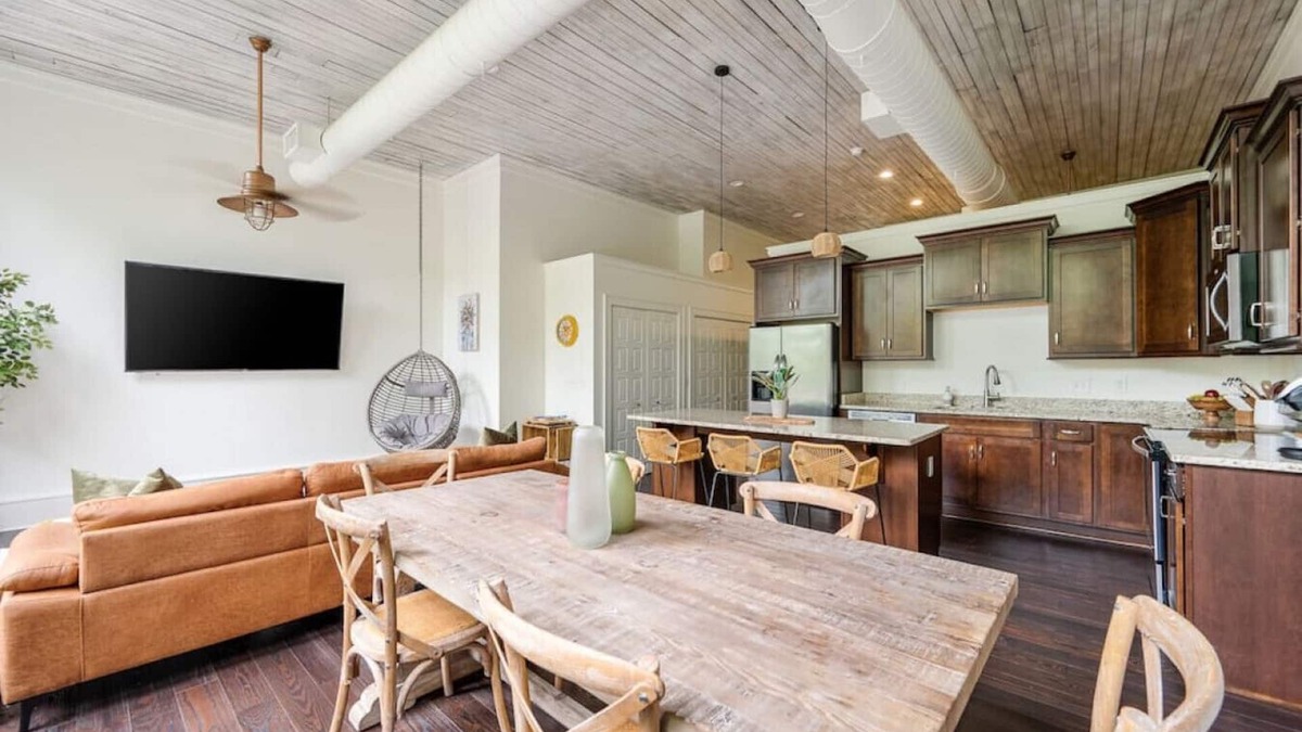 Macon Apartment | Relaxing Downtown Loft in the Heart of Macon