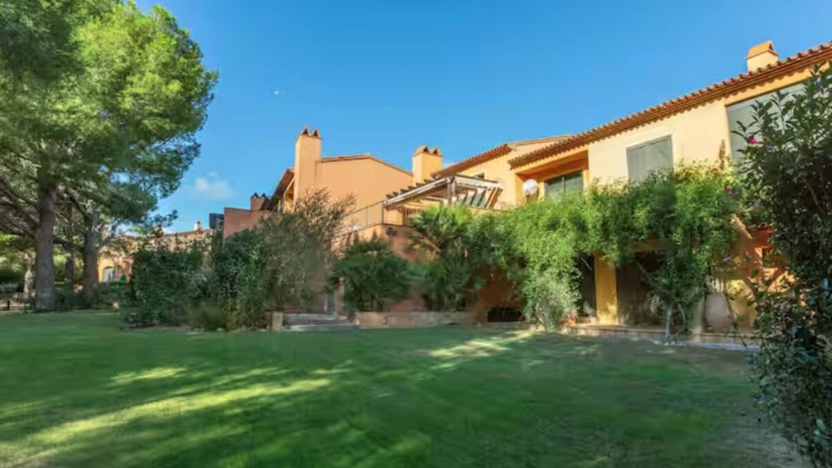 Bonmont Terres Noves Apartment | Relaxing Getaway in Bonmont