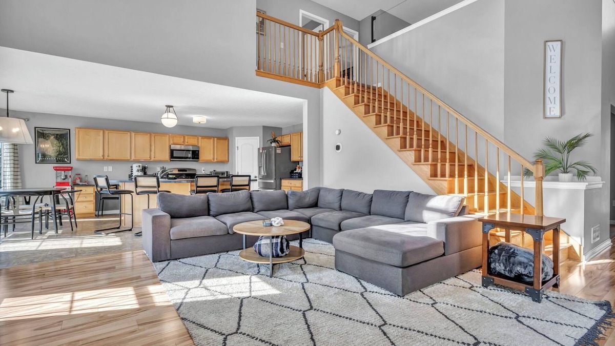 Seven Hills House | Relaxing Escape: HotTub, Gameroom, Large Living Room, EV, BBQ, Yard; Pets OK