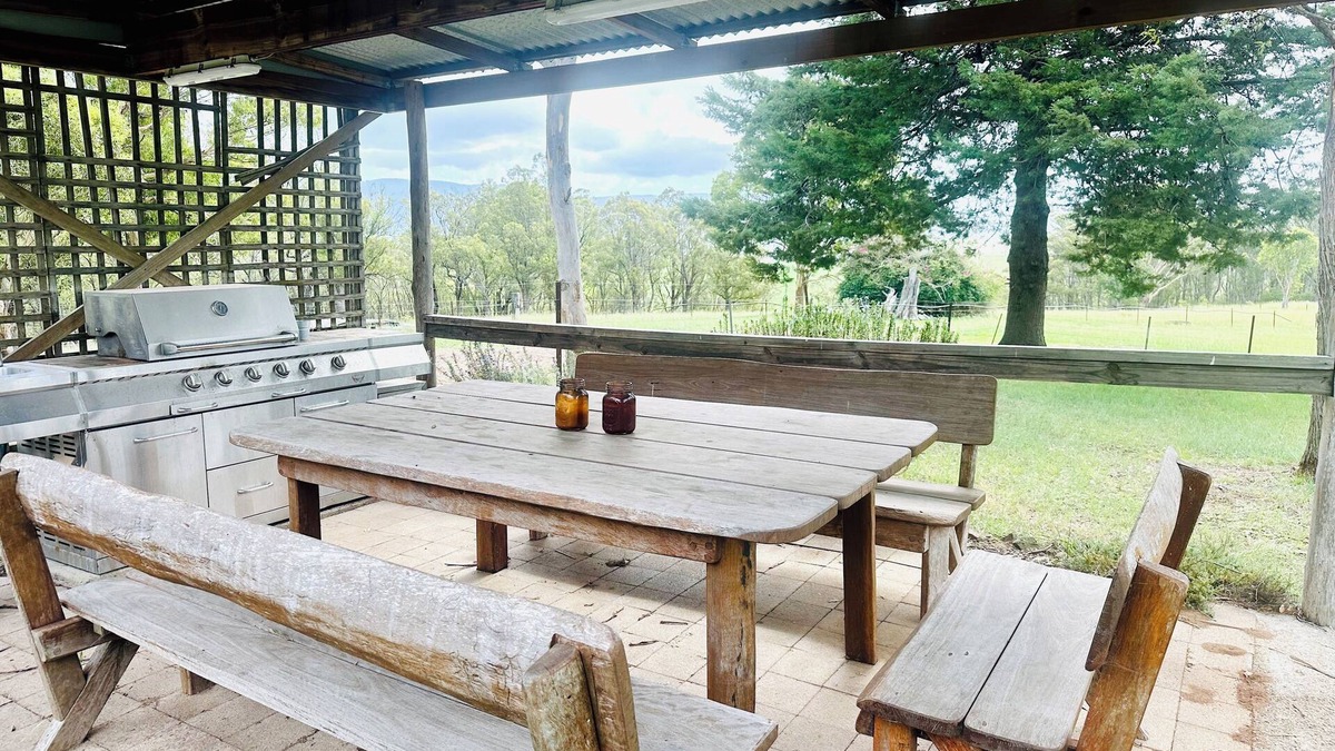Candelo Apartment | Relaxing Family getaway in country at Bumblebrook Farm Stay Unit 3. Pet Friendly