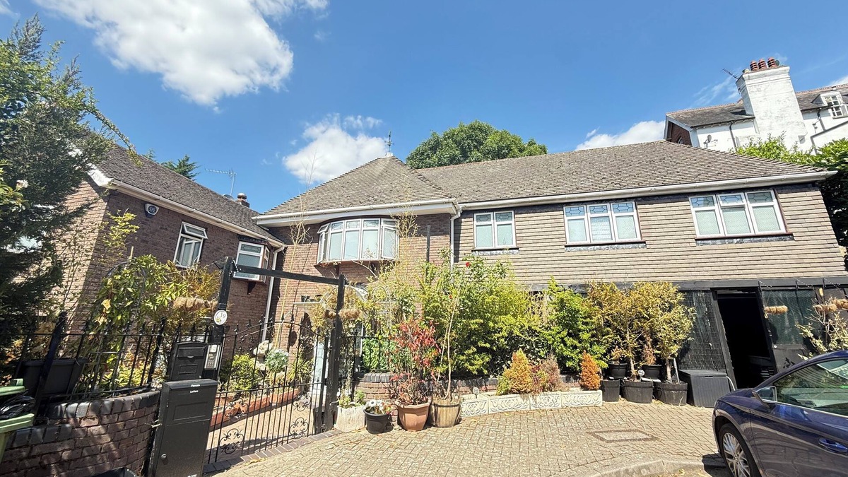 London Borough of Bromley House | Relaxing family home in London- 20 mins to london bridge station
