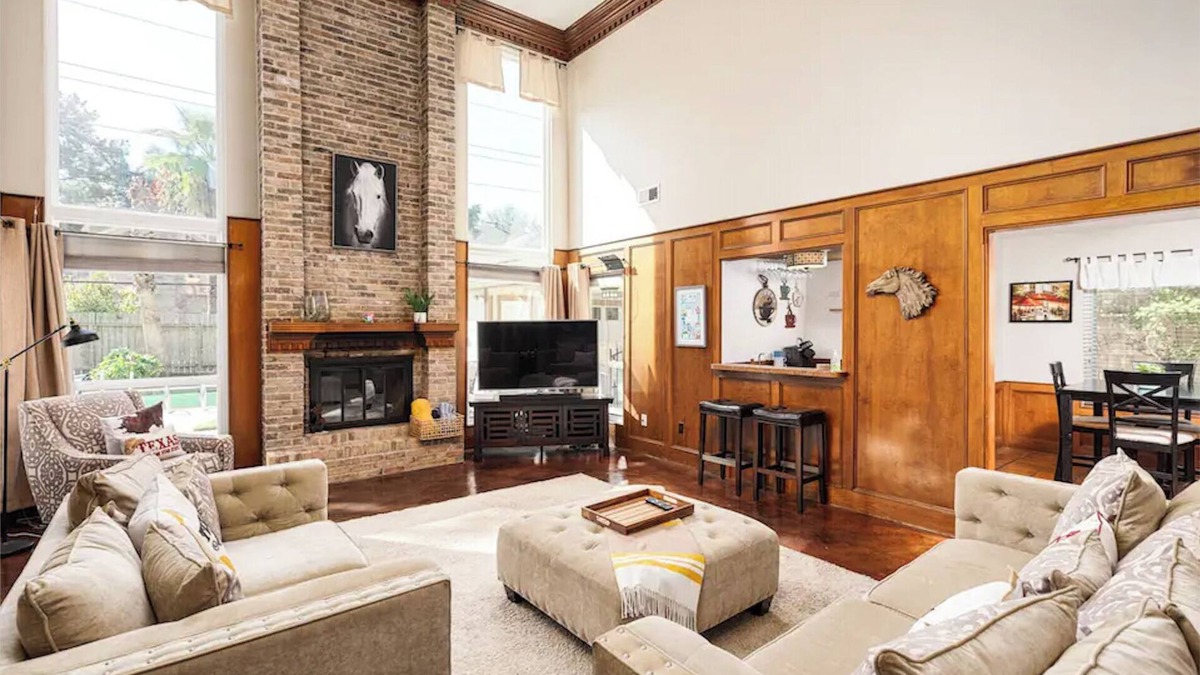 Houston House | Relaxing Getaway: Charming home with Private pool!