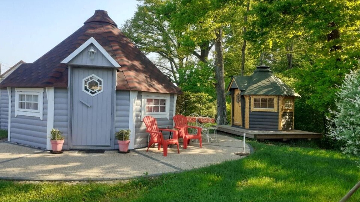 Mantoche Cottage | Relaxing getaway in red kota by the Saône