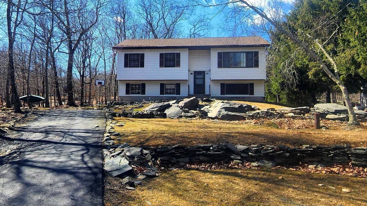 Pocono Mountain Lake House | Relaxing getaway in the Poconos, for family and friends.