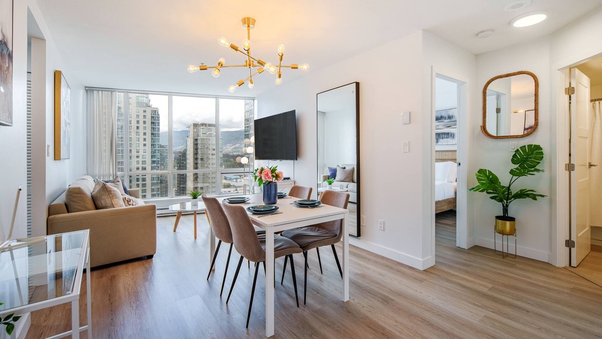 Coal Harbour Resort | Relaxing Getaway In Water View Home, Close To Seawall