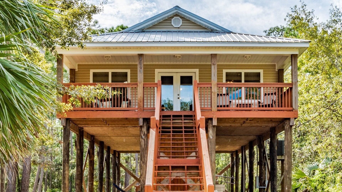 Dauphin Island House | Relaxing Getaway Among the Trees - 4 Bedroom - Dogs Welcome!