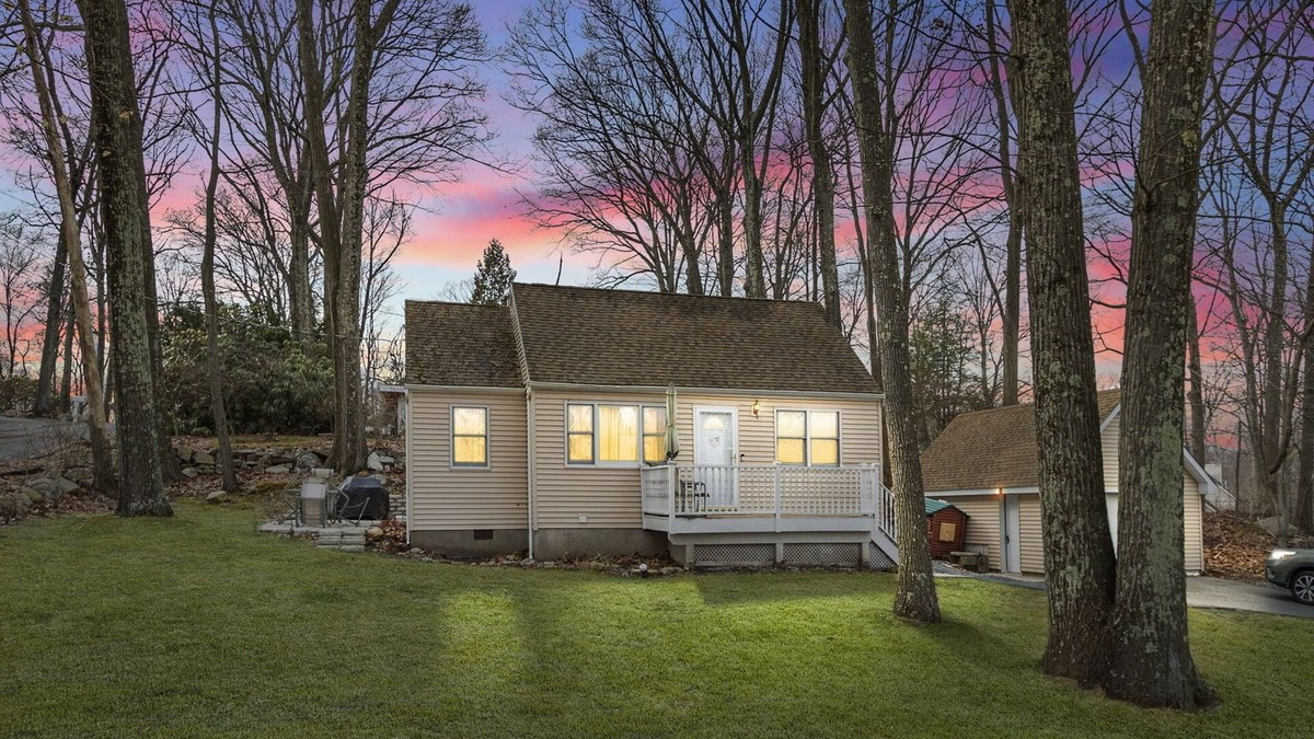 Lake Hopatcong Cottage | Relaxing getaway near the largest lake in NJ