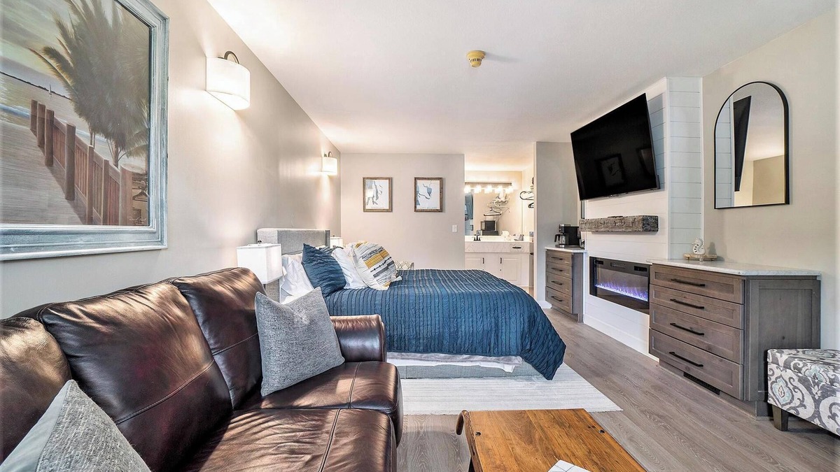 Bellaire Condo | Relaxing Golf Course Retreat at Shanty Creek Resort | Pool and Beach Access