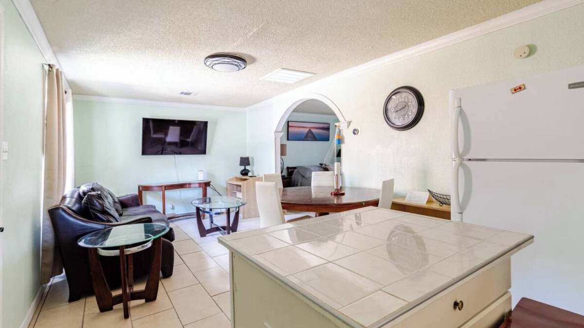 Southeast Houston Apartment | Relaxing Guest House w/Central AC!