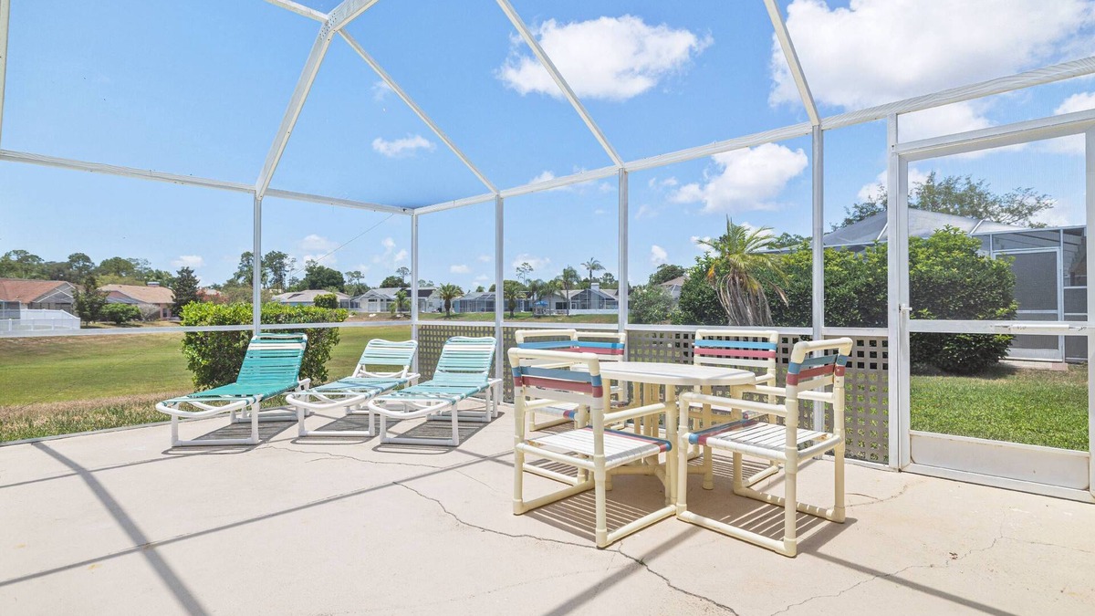 Fairway Oaks House | Relaxing Gulf Getaway Heated Pool, Covered Patio & Prime Location Near Parks, Beaches & Attractions!