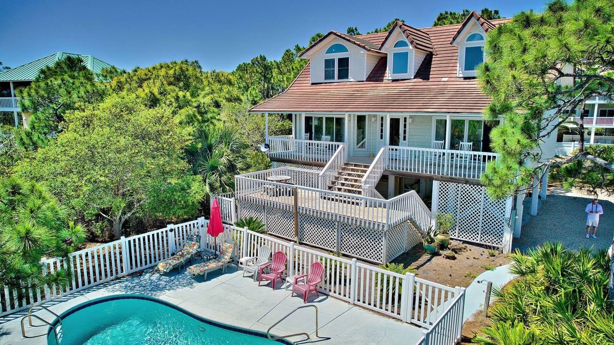 Treasure Beach Village House | Relaxing Home Away from Home! Pets, Private Pool, Steps to Beach- a rare find!