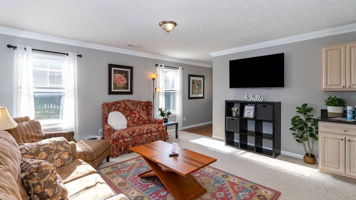 Monroe House | Relaxing home near Interstate 75