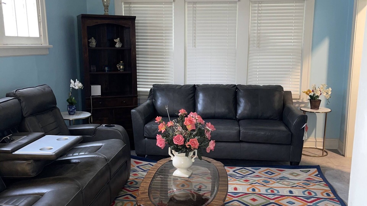 Morgan Park House | Relaxing hot and beautiful 4 bed, 2 baths in peaceful area