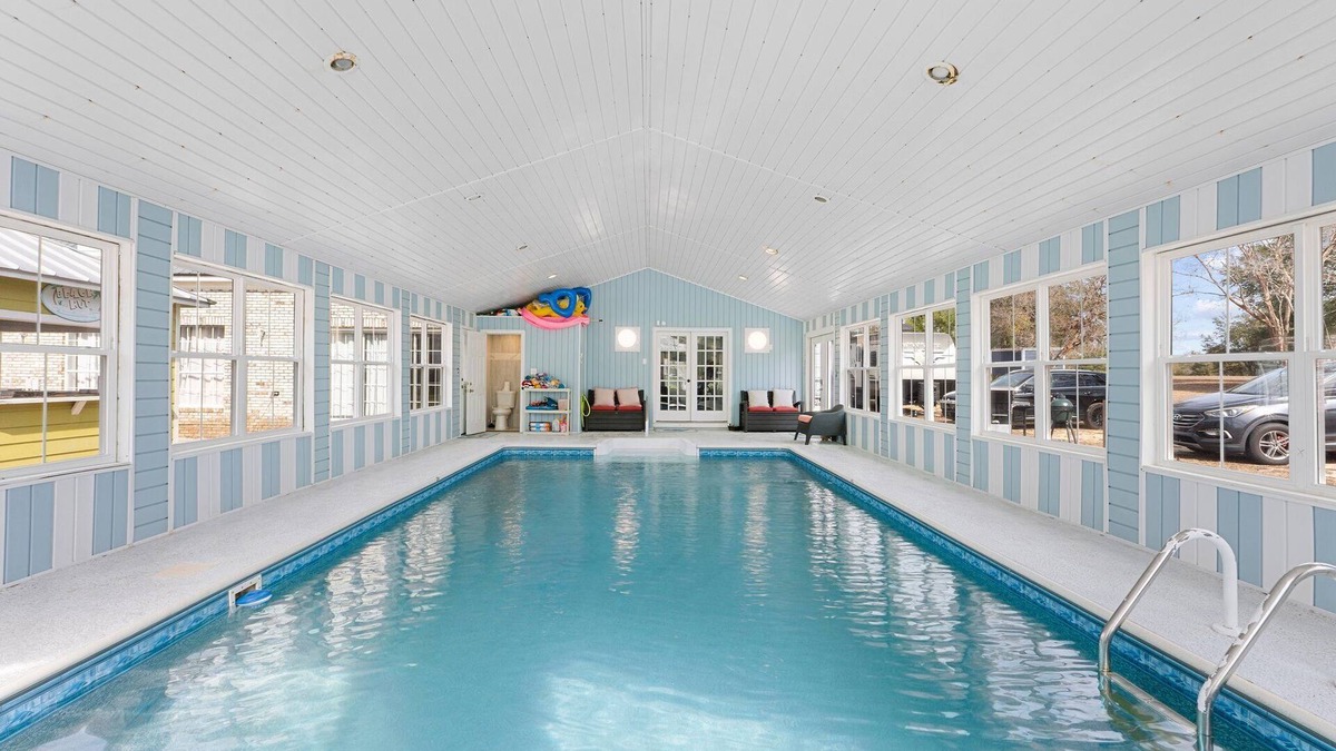 Chipley Bed & Breakfast | Relaxing in Nature Retreat - Indoor heated pool, Spa, Art Studio, 5-star Bkfst.