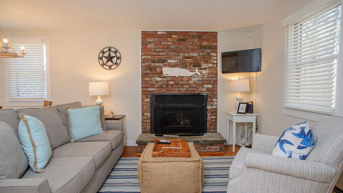 West Tisbury Cottage | Relaxing Island Retreat, Cozy Cottage, Lamberts Cove Beach Access!