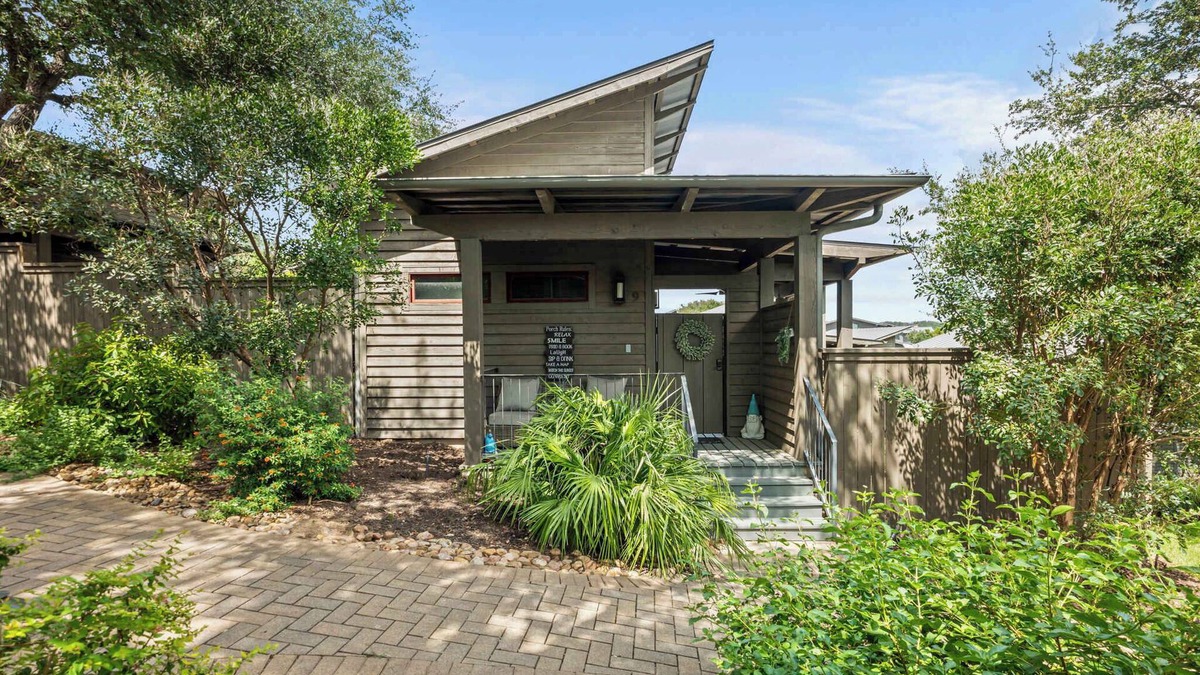 Spicewood Cabin | Relaxing Lake Escape | 1BR | Pickleball | BBQ