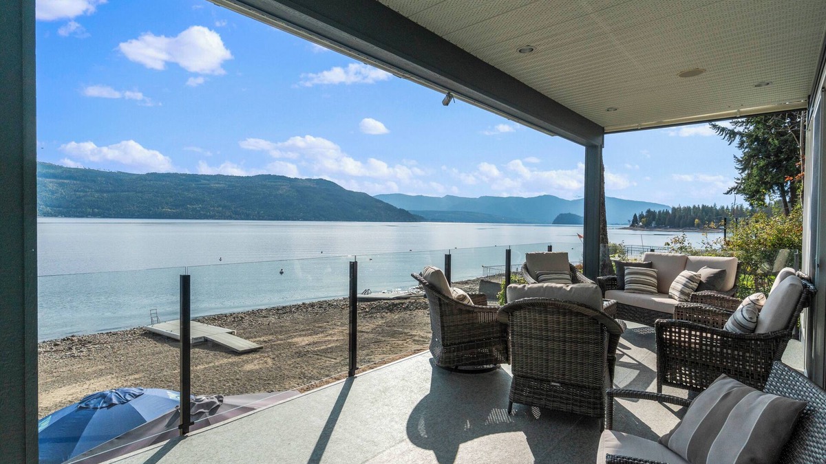 Celista Cottage | Relaxing Lake Escape ~ Waterfront ~ Scenic Views