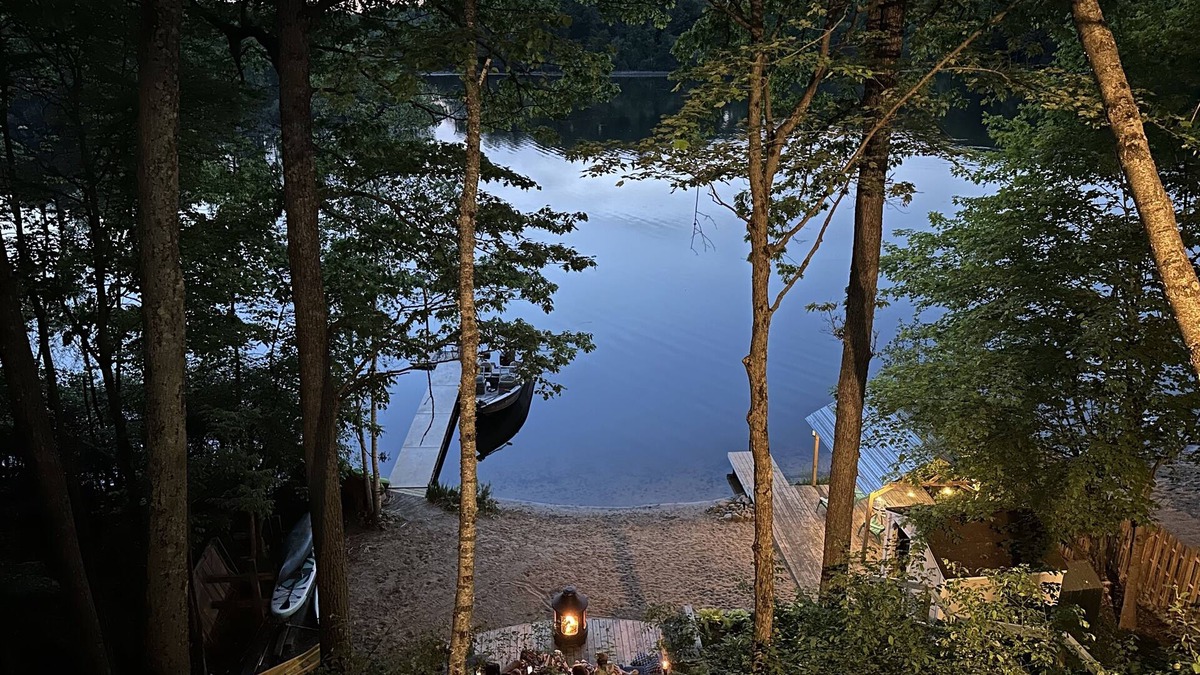 Six Lakes House | Relaxing Lake House with Beach, Hot Tub