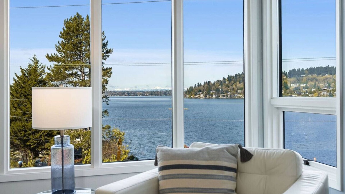 Kennydale Apartment | Relaxing Lakeside Haven