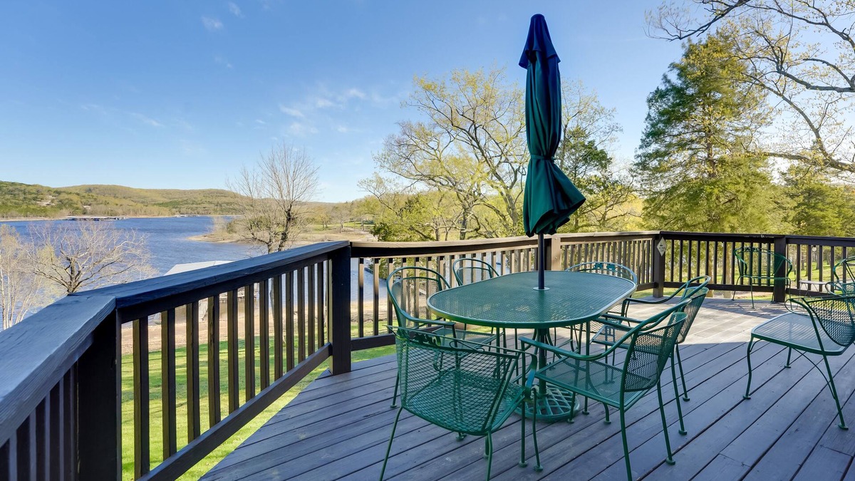 Kimberling City House | Relaxing Lakeview Retreat in Reeds Spring w/Deck