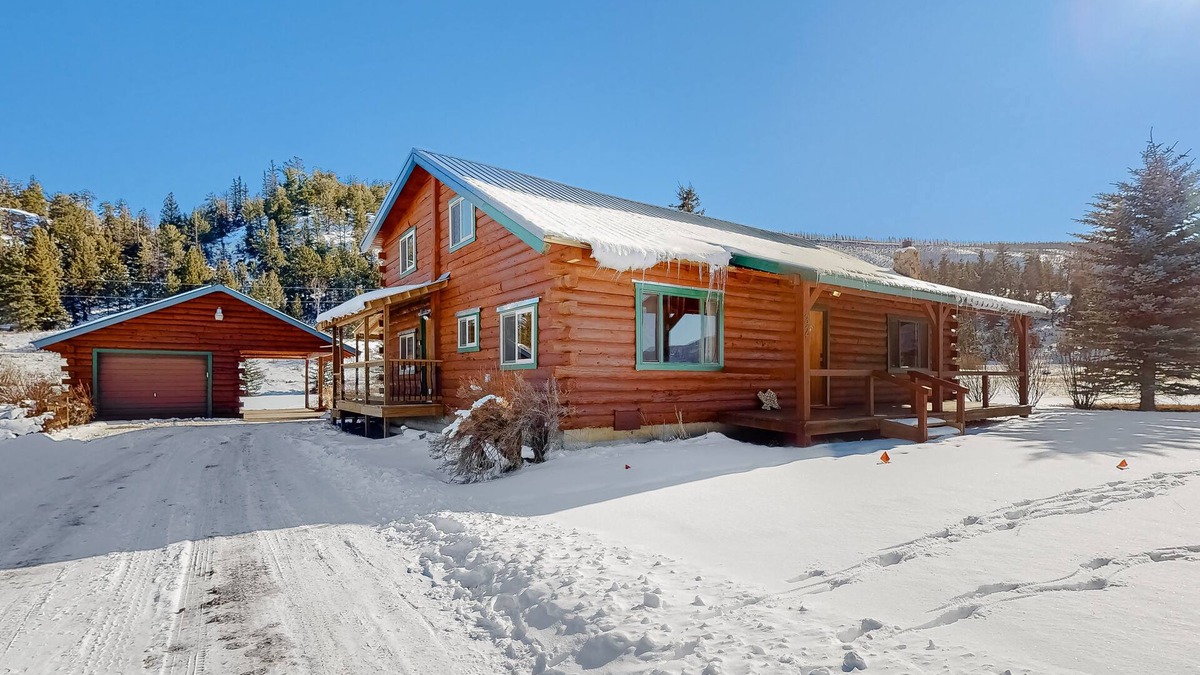 South Fork House | Relaxing mountain home, huge deck with great views and large private yard