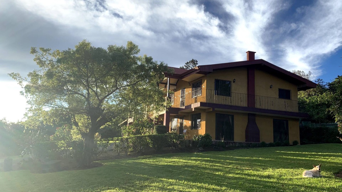 Concepcion House | Relaxing Mountain Villa in Paradise