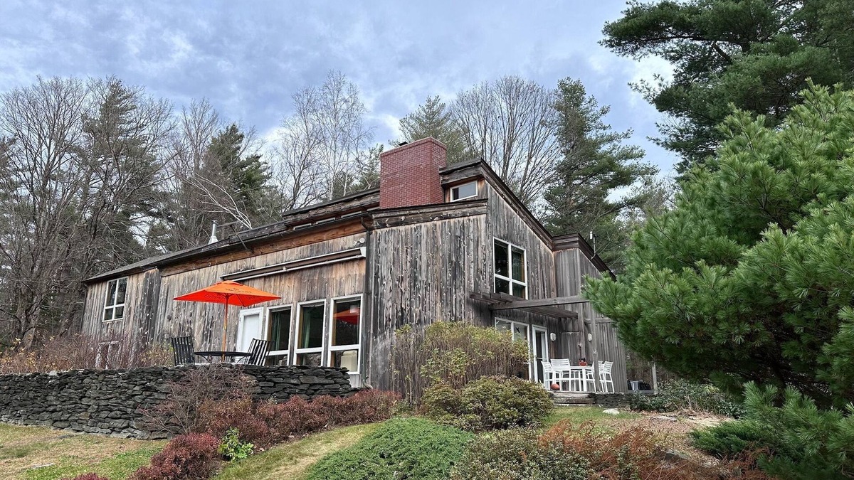 Hawley House | Relaxing Mountaintop Retreat in the Northern Berkshires
