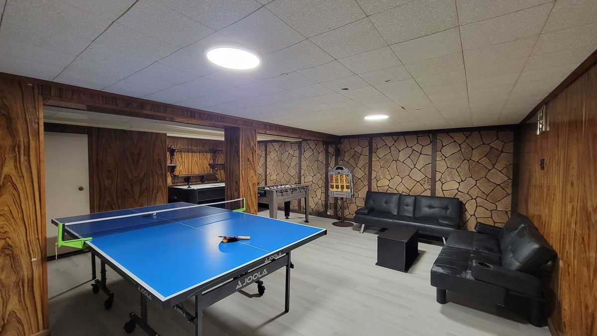 Niagara Falls House | Relaxing Niagara Falls Home with Hot tub