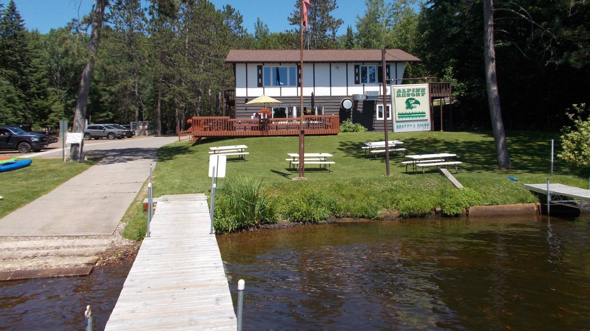 Harshaw Cabin | Relaxing Northwoods on Beautiful Oneida Lake