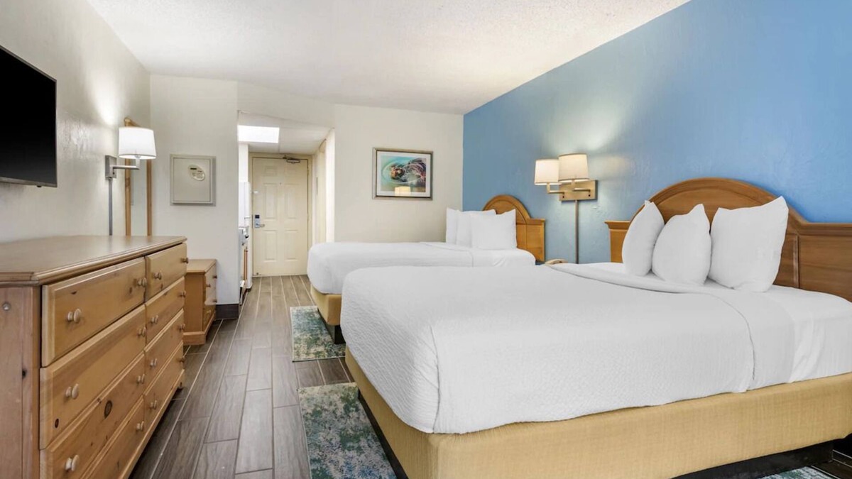 Seabreeze Park Hotel | Relaxing Oceanview Oasis | Close to Main Street Pier & Coastal Dining