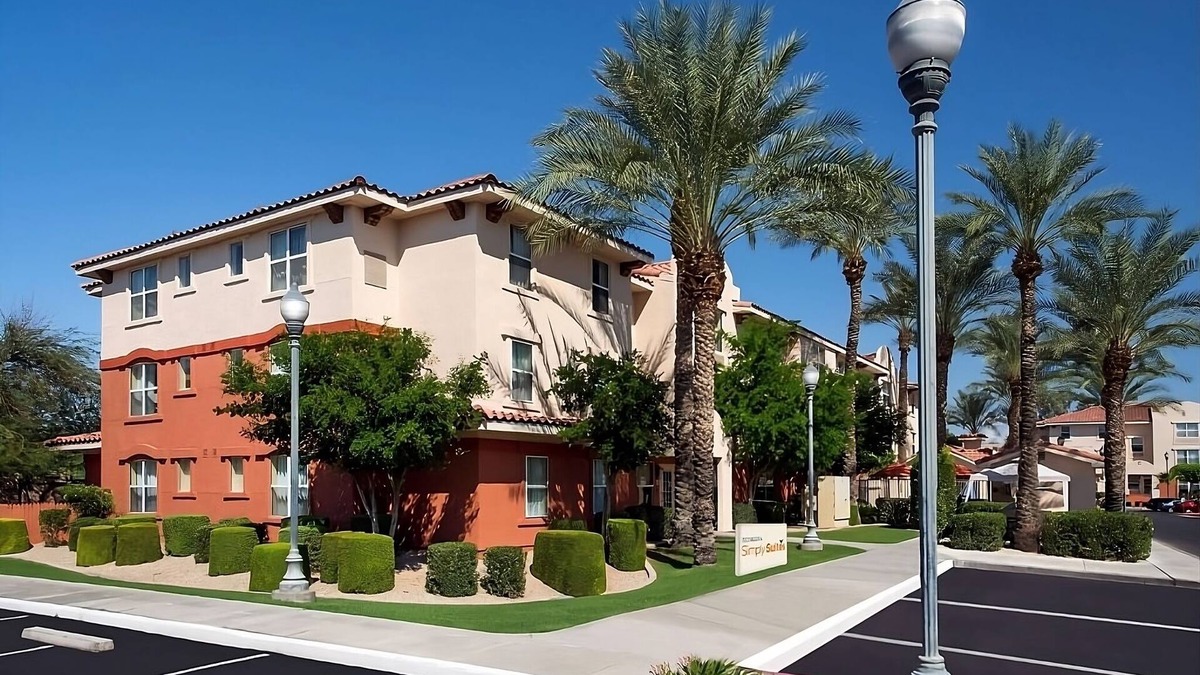 Shea Business Park Hotel | Relaxing Pet-Friendly Property in Scottsdale, With Kitchen and Pool!