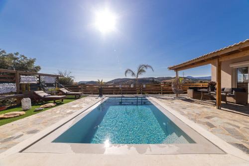 Kalyvia Thorikou House | RELAXING POOL HOUSE IN LAGONISI 1