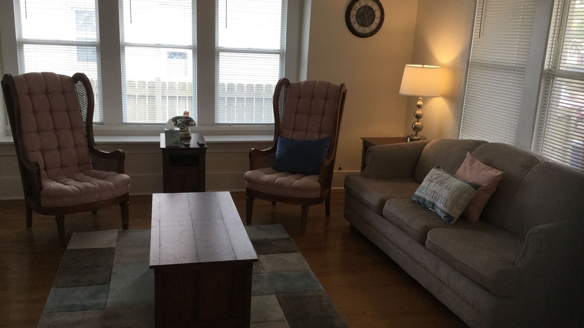 Racine House | Relaxing! Professionally Cleaned, Self Check In - Sleeps 12