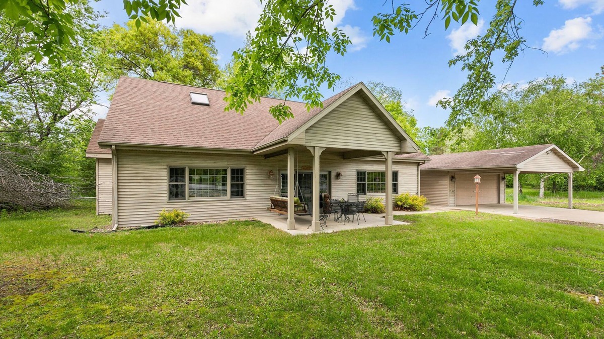 Galloway House | Relaxing property on a quiet road! Leave the hustle and bustle behind!