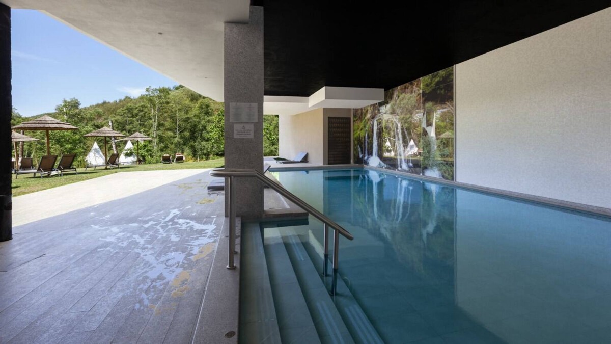 Balocas House | Relaxing Apt. w/ Balcony and Full Kitchen | Indoor Pools + Spa