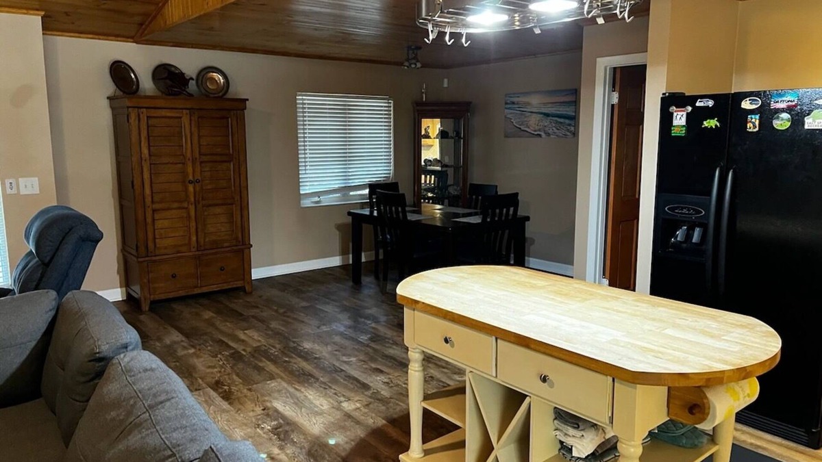 Orange City House | Relaxing quiet 1.5 acre home with private pool.