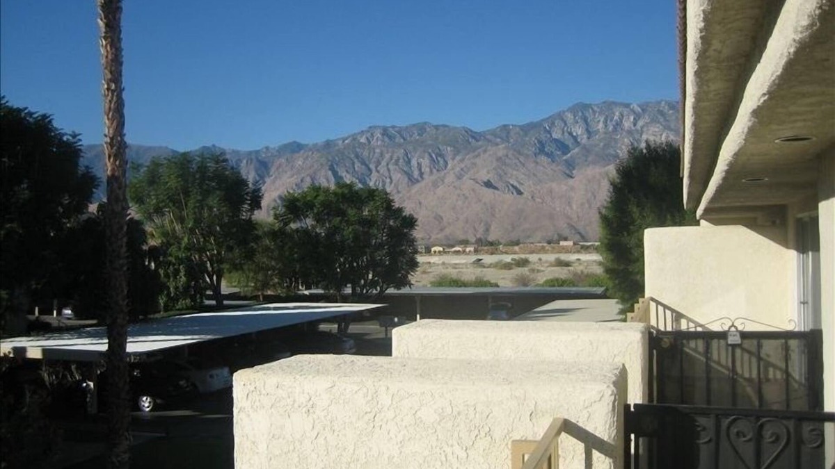 Cathedral City Cove Condo | Relaxing Quiet Condo community, great views, quick access to all the highlights.