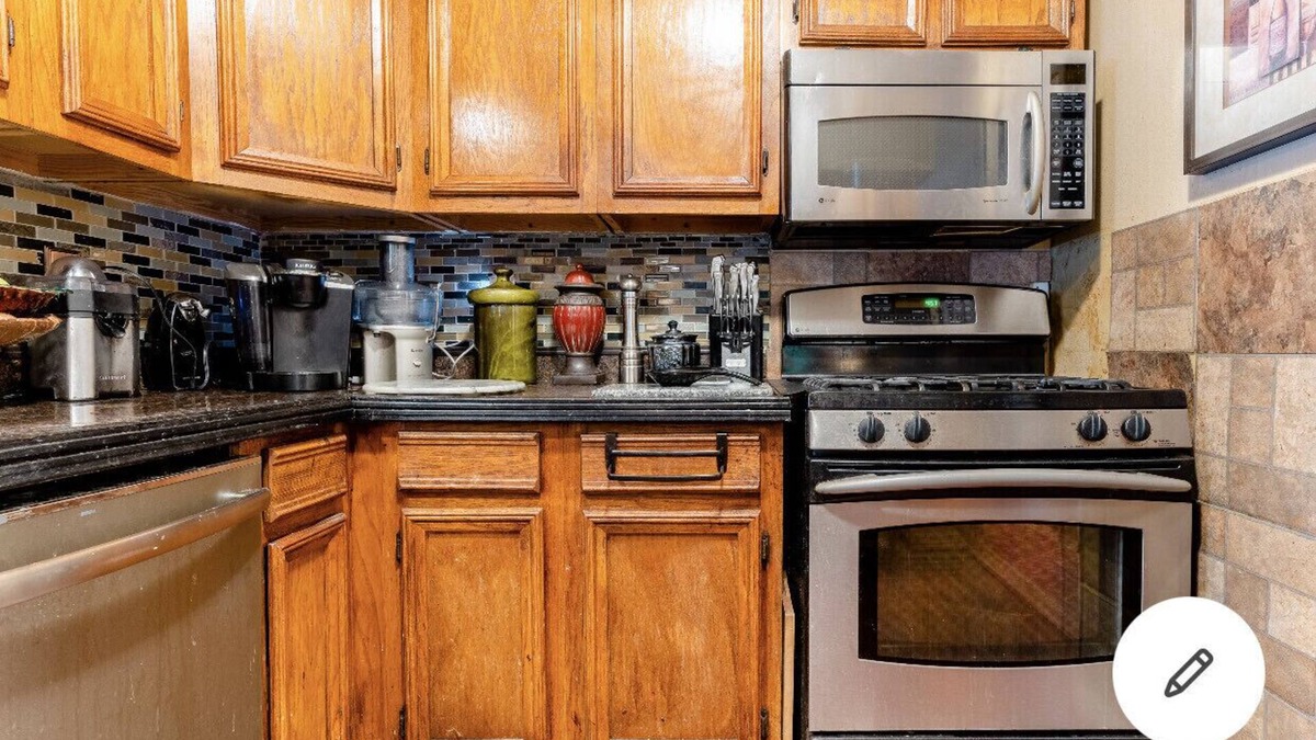 Teaneck House | Relaxing quiet room close to New York City