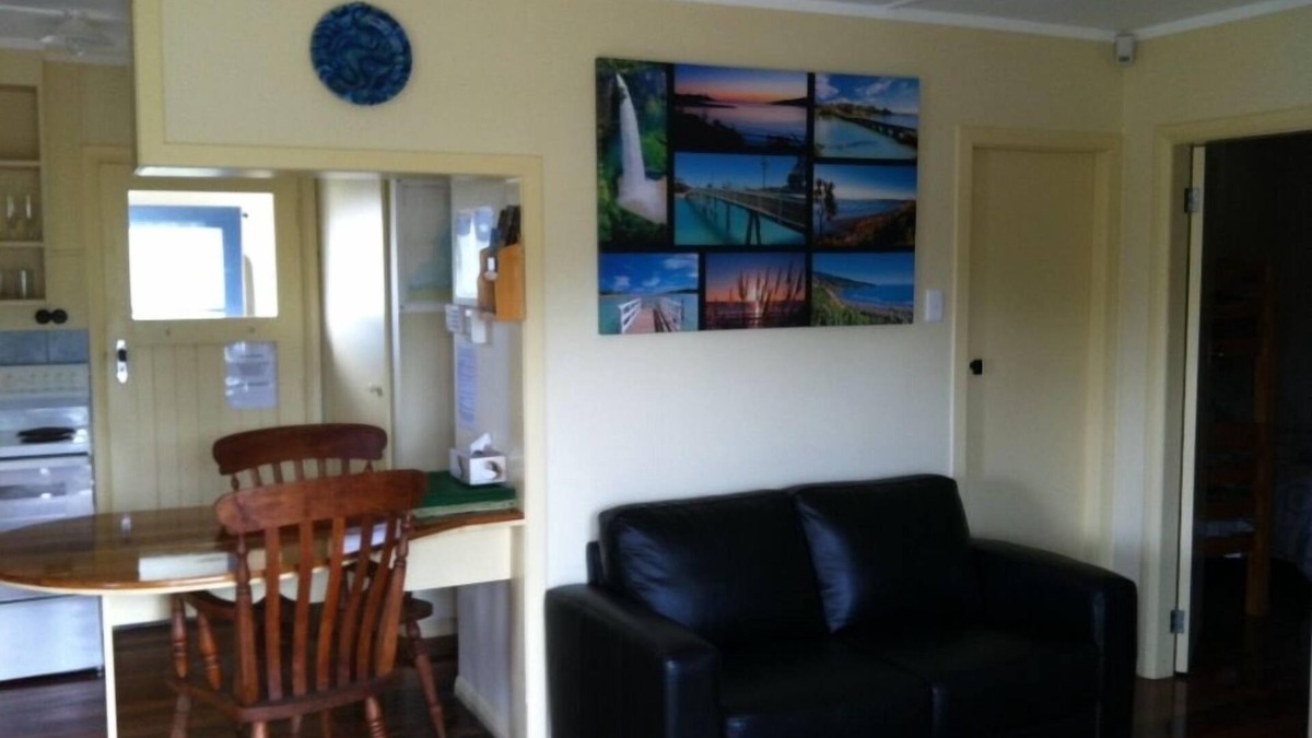 Raglan House | Relaxing Raglan Bach