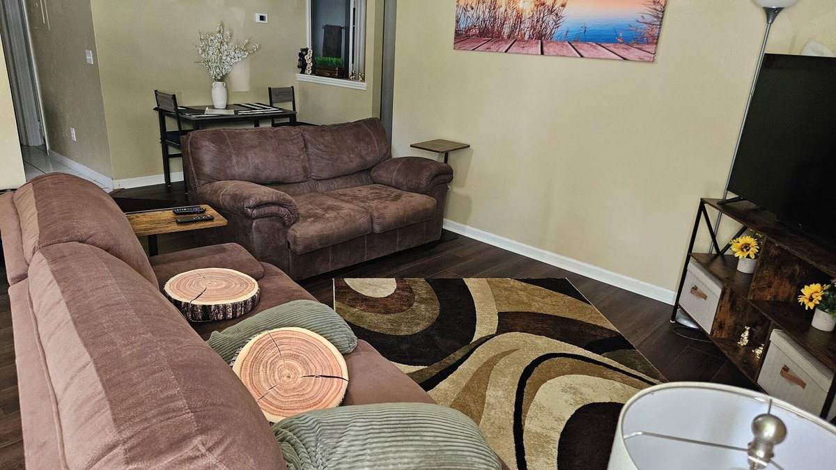 Tallahassee House | Relaxing Retreat House on Chateau Lane 2 Bed/2 Bath near FSU and FL Capital